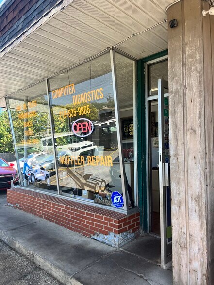 More Photos Of 613 E 200th St, Cleveland Auto Repair For Sale