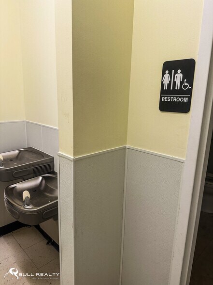 More Photos Of 4300 Vanderbilt Rd, Birmingham Freestanding For Sale