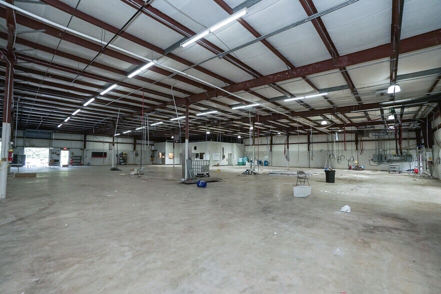More Photos Of 360 Commerce Blvd, Bogart Distribution For Lease