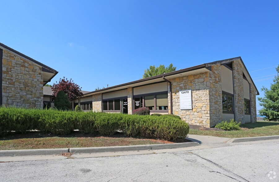 More Photos Of 13460 S Arapaho Dr, Olathe Unknown For Lease