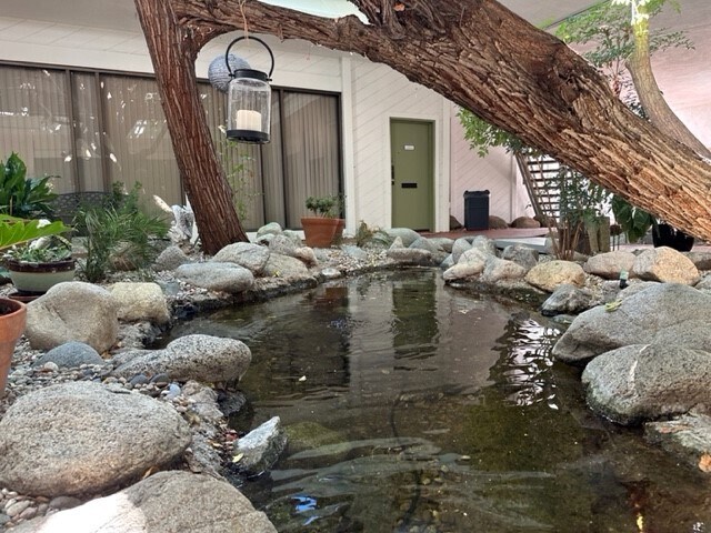 More Photos Of 23123-23129 Ventura Blvd, Woodland Hills Office For Lease