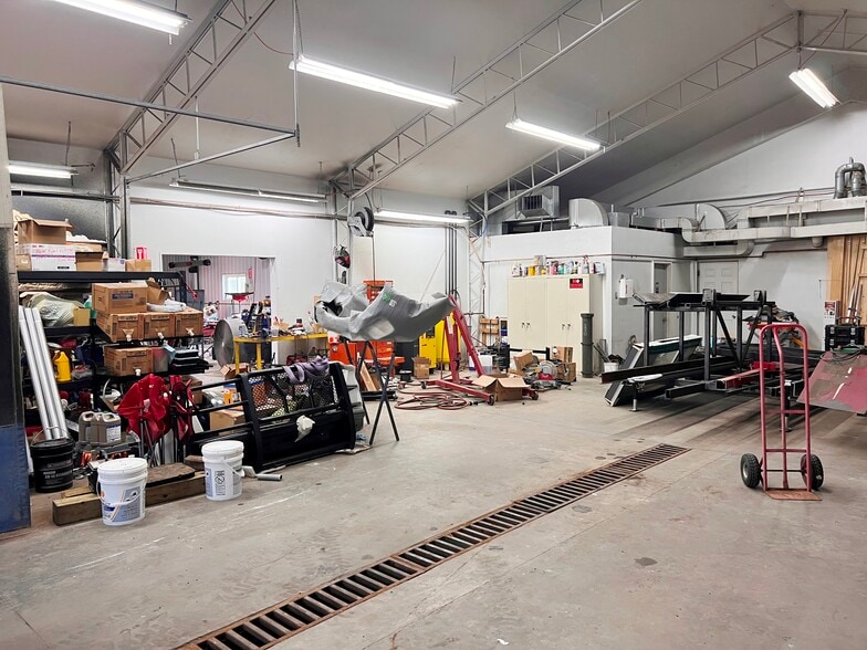 More Photos Of 7300 MN-6, Remer Auto Repair For Sale
