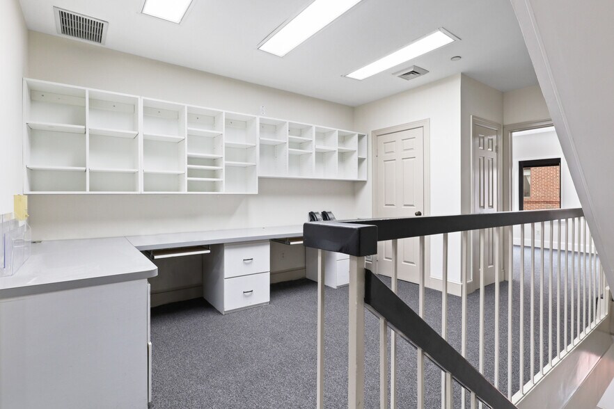 More Photos Of 115 Oronoco St, Alexandria Office For Lease