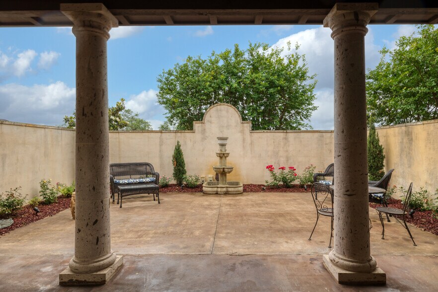 More Photos Of 2550 Bell Springs Rd, Dripping Springs Lodge Meeting Hall For Sale