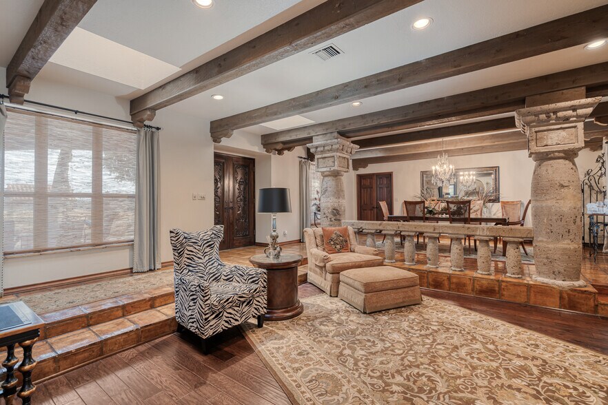 More Photos Of 505 Gilchrist Ln, Del Rio Specialty For Sale