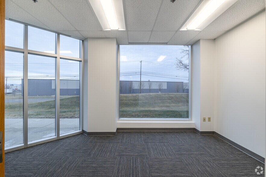 More Photos Of 1 S Shearer Dr, Carlisle Warehouse For Lease