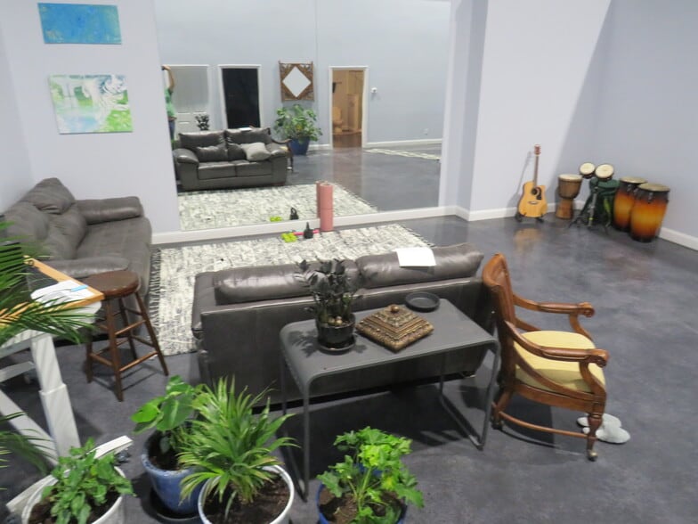 More Photos Of 4013 Thomas Rd, Little River Horse Stables For Sale