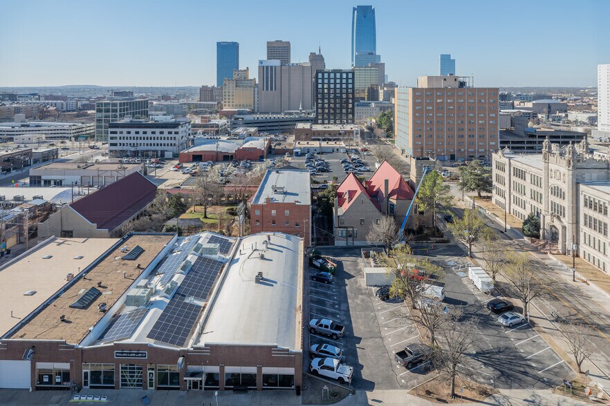 More Photos Of 124 NW 8th St, Oklahoma City Showroom For Sale