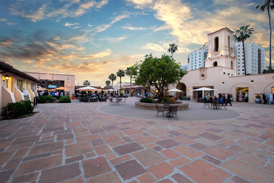 More Photos Of 789 W Harbor Dr, San Diego Unknown For Lease