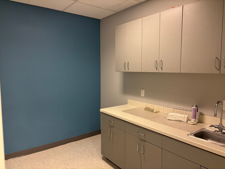 More Photos Of 2601 Blairstone Rd, Tallahassee Office For Lease