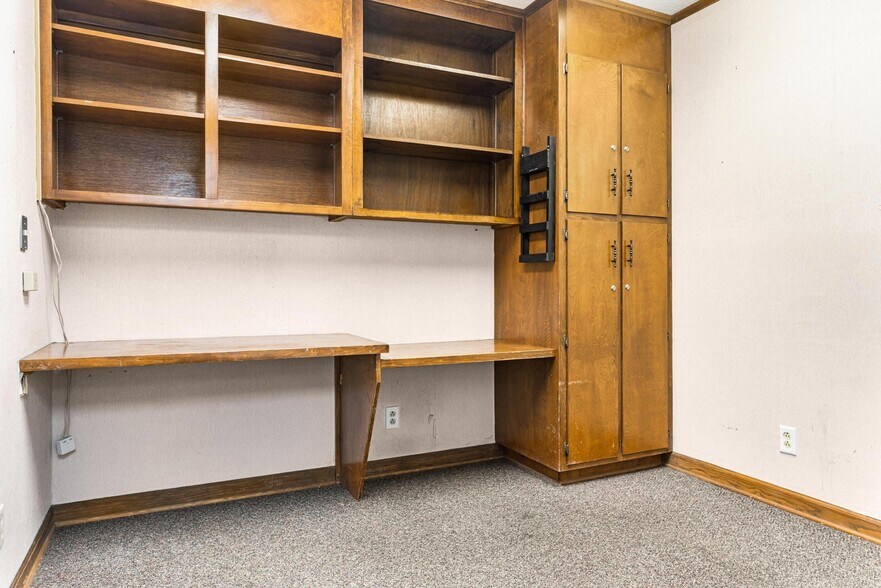More Photos Of 450 North St, Bamberg Medical For Sale