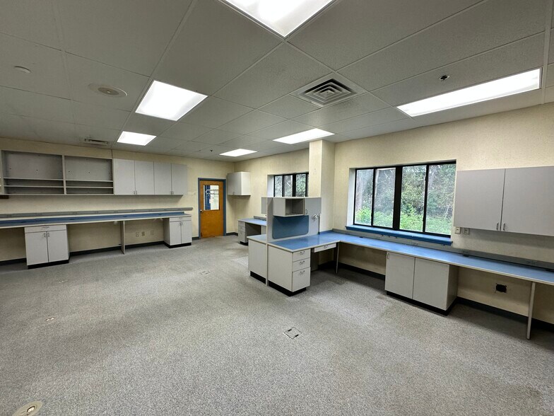 More Photos Of 1980 S West Blvd, Vineland Manufacturing For Lease