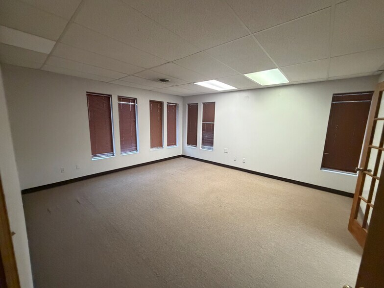More Photos Of 6055 Lehman Dr, Colorado Springs Office For Lease