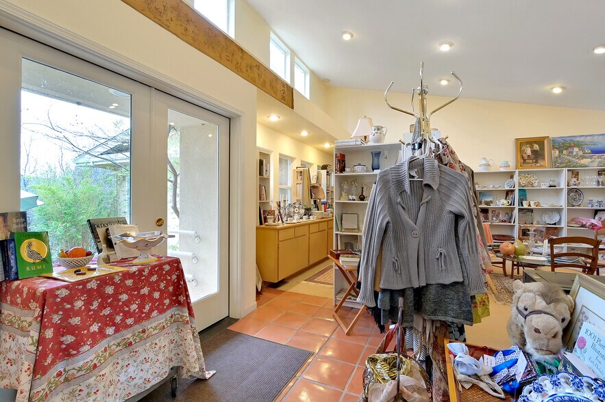 More Photos Of 13376 Rue Montaigne, Oregon House Office Residential For Sale