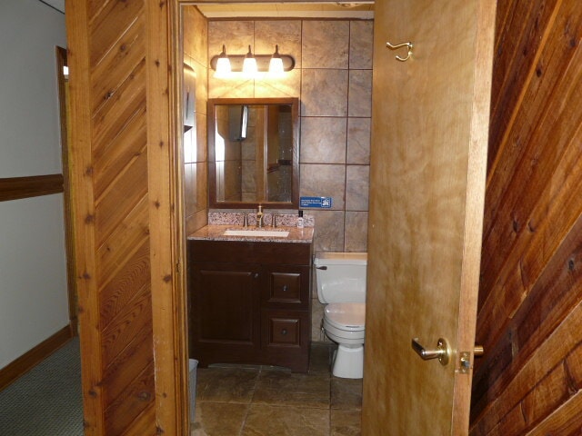 More Photos Of 102-106 Center St, Grayslake Loft Creative Space For Sale
