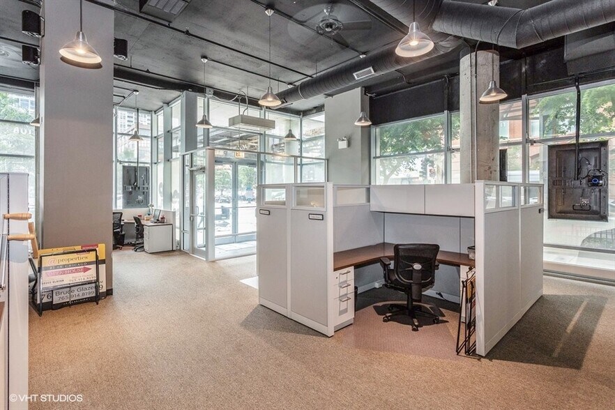 More Photos Of 301-325 W Ohio St, Chicago Apartments For Lease