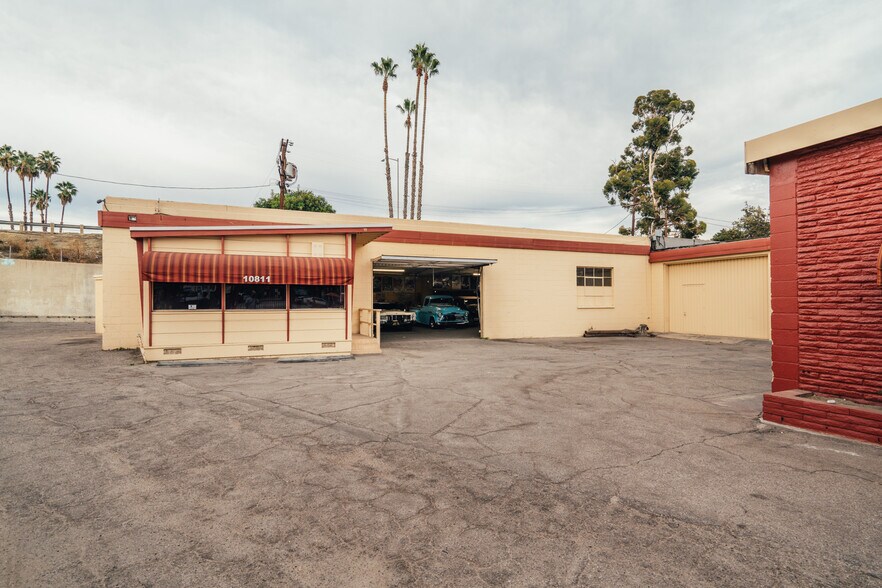 More Photos Of 10803-10811 Riverside Dr, North Hollywood Auto Repair For Lease