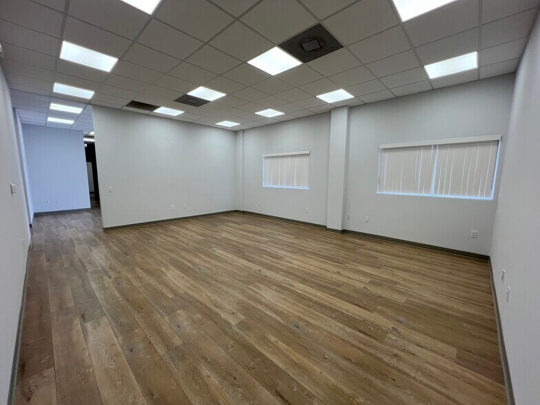 More Photos Of 9016 Fullbright Ave, Chatsworth Warehouse For Lease