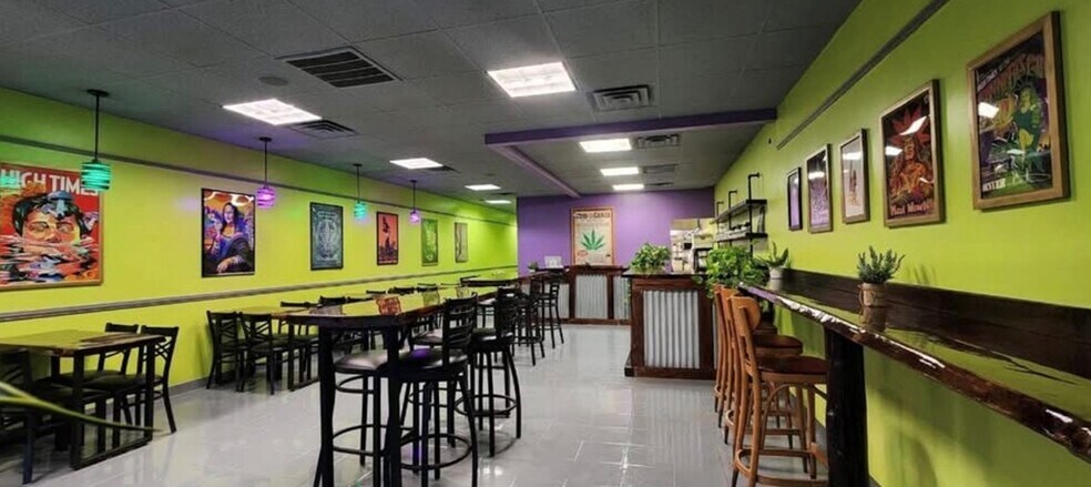 More Photos Of 8433-8457 Seneca Tpke, New Hartford Storefront For Lease