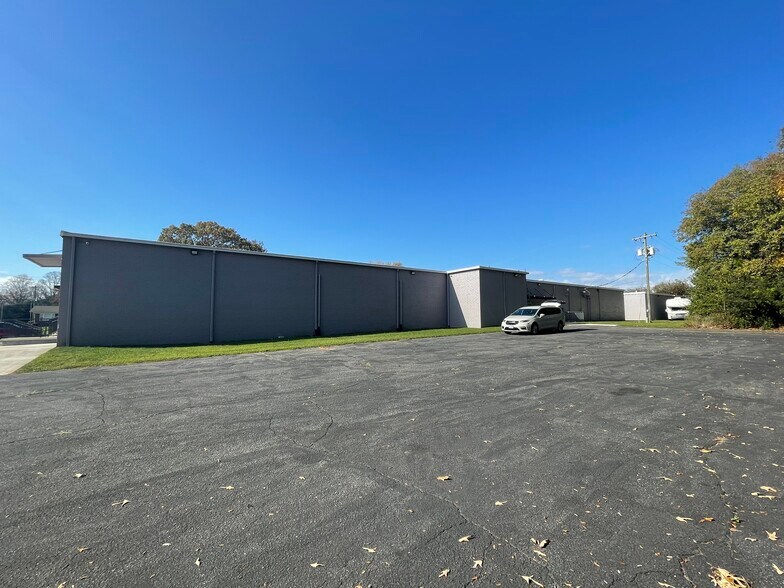 More Photos Of 343 23rd St, Hickory Warehouse For Sale