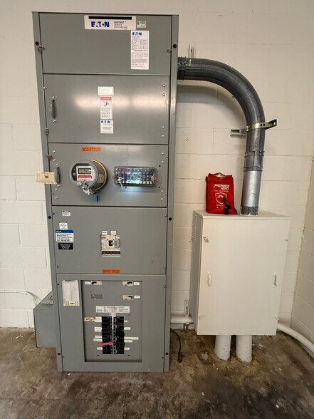 More Photos Of 8611 Canoga Ave, Canoga Park Warehouse For Lease