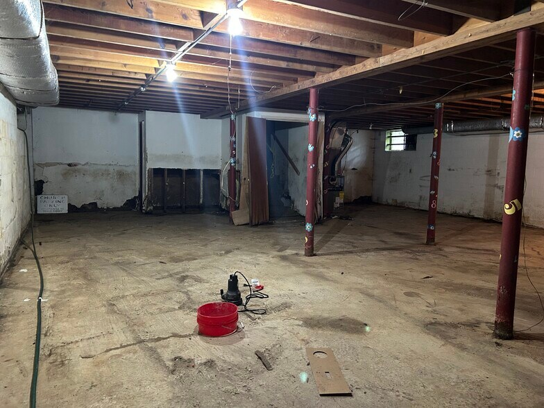 More Photos Of 1107 Spring St, Hot Springs Flex For Lease