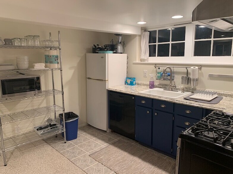 More Photos Of 1302 N 49th St, Seattle Apartments For Sale