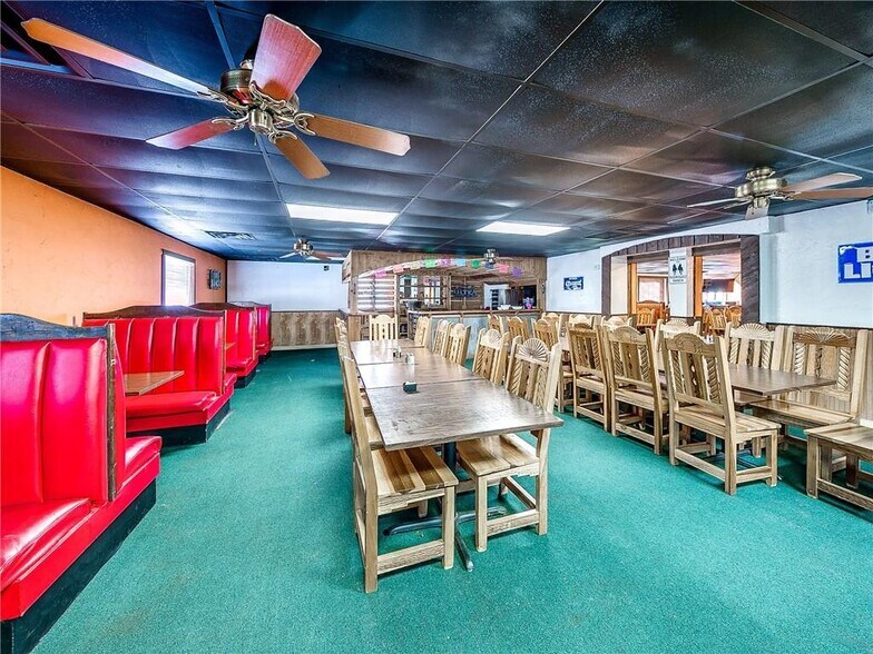 More Photos Of 1901 SW 27th St, El Reno Restaurant For Sale