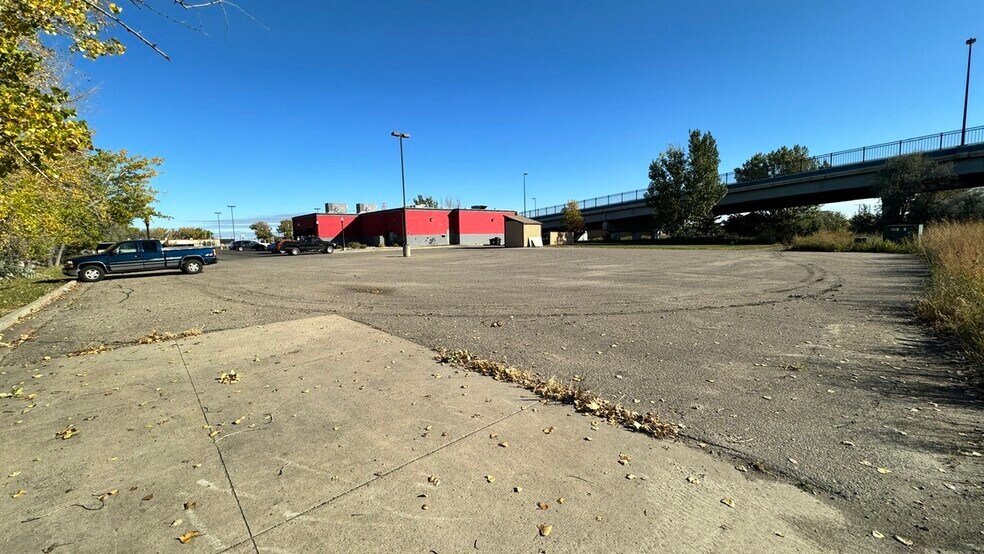 More Photos Of 3333 Hwy 10 E, Moorhead Restaurant For Lease