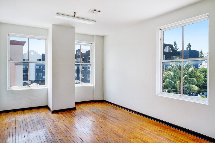 More Photos Of 200-208 N Broadway, Santa Ana Storefront Retail Office For Lease