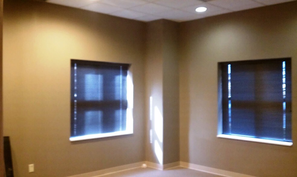 More Photos Of 711 John St, Evansville Office For Lease