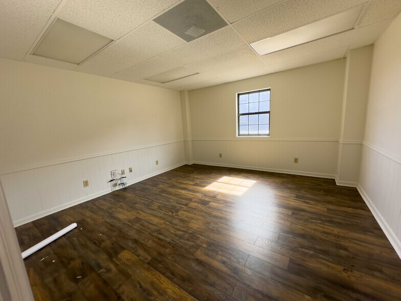 More Photos Of 3496 Peachtree Pky, Suwanee Service For Lease