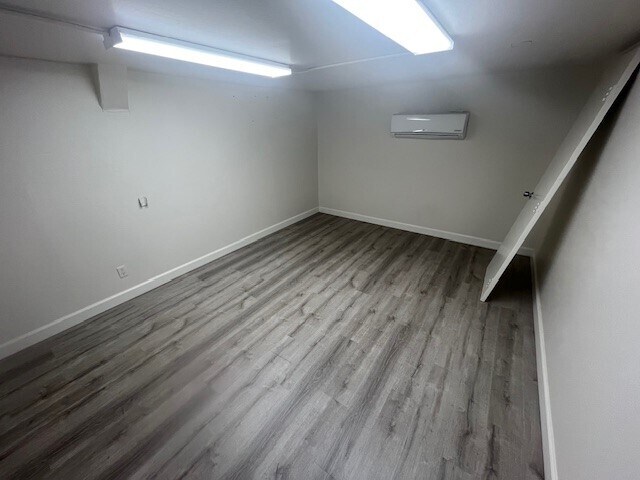 More Photos Of 152 Kennedy Ave, Campbell Warehouse For Lease