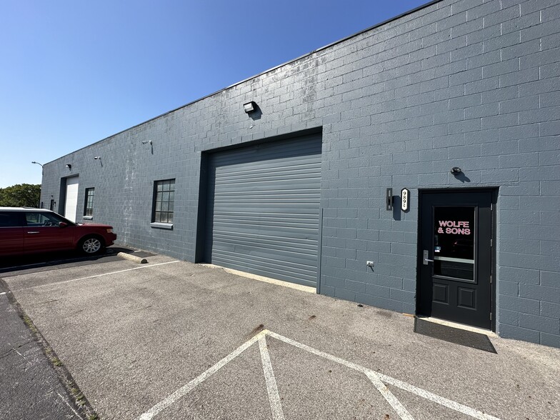 Primary Photo Of 989 W Old Henderson Rd, Columbus Warehouse For Lease