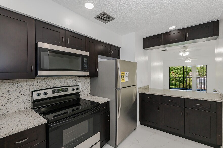 More Photos Of 10675-10687 Royal Palm Blvd, Coral Springs Apartments For Sale