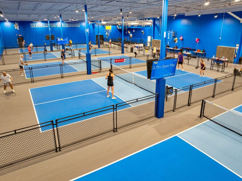 More Photos Of 1700 Orchard Gateway Blvd, North Aurora Health Club For Sale