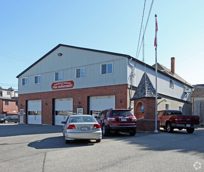 Primary Photo Of 17 Bascom St, Uxbridge Police Fire Station For Lease