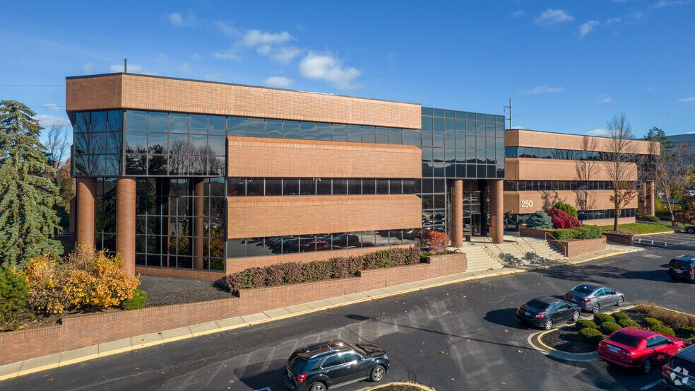 Primary Photo Of 250 Old Wilson Bridge Rd, Worthington Office For Lease