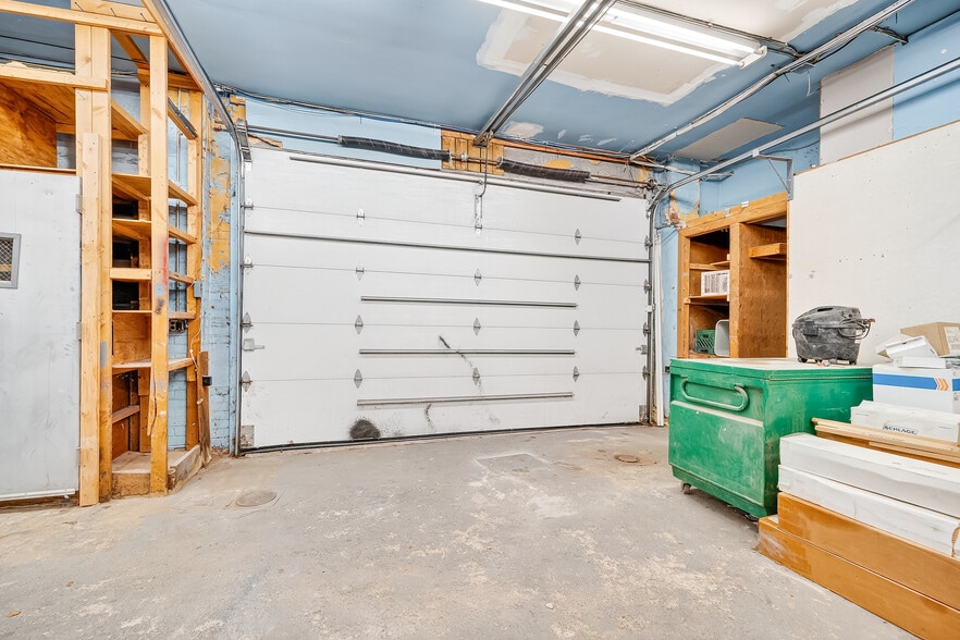 More Photos Of 22 W Lincoln Ave, Mount Vernon Freestanding For Sale