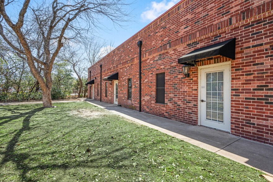 More Photos Of 6201 Hwy 26, Colleyville Medical For Lease