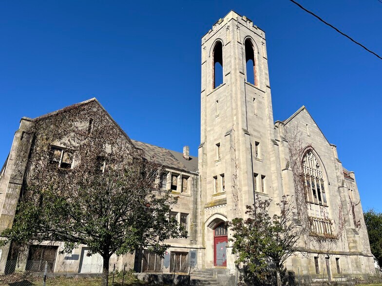 More Photos Of 303 W 34th St, Norfolk Religious Facility For Sale