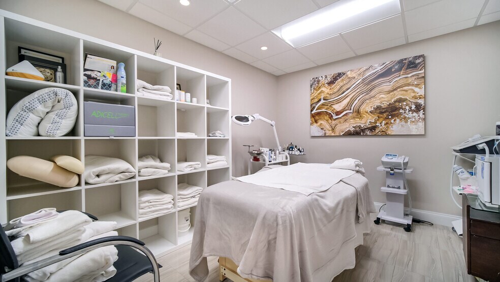 More Photos Of 201 N University Dr, Plantation Medical For Sale