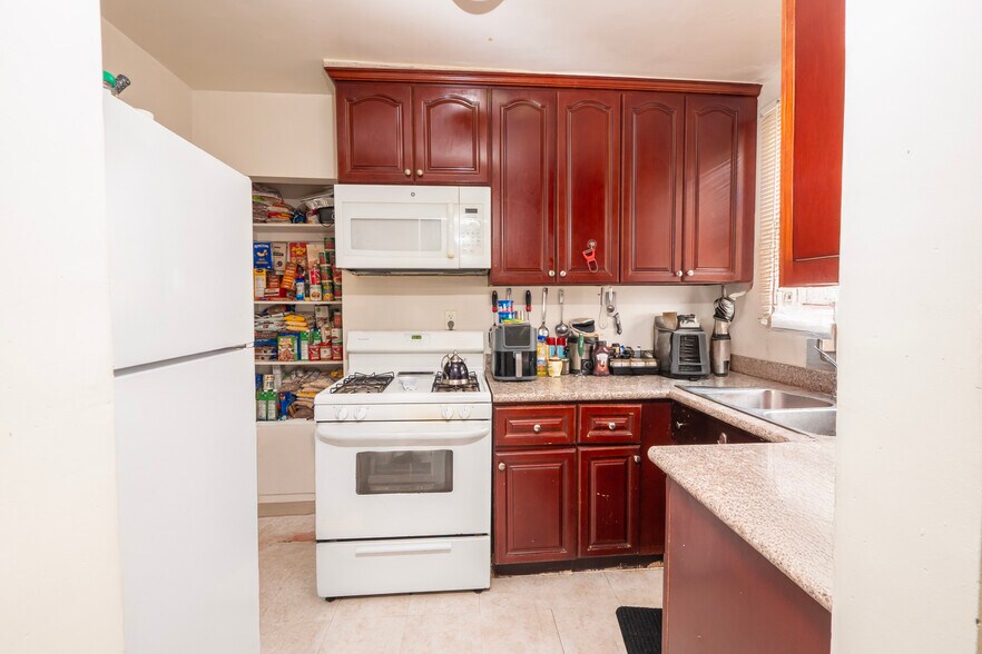 More Photos Of 1931 W 35th Pl, Los Angeles Apartments For Sale