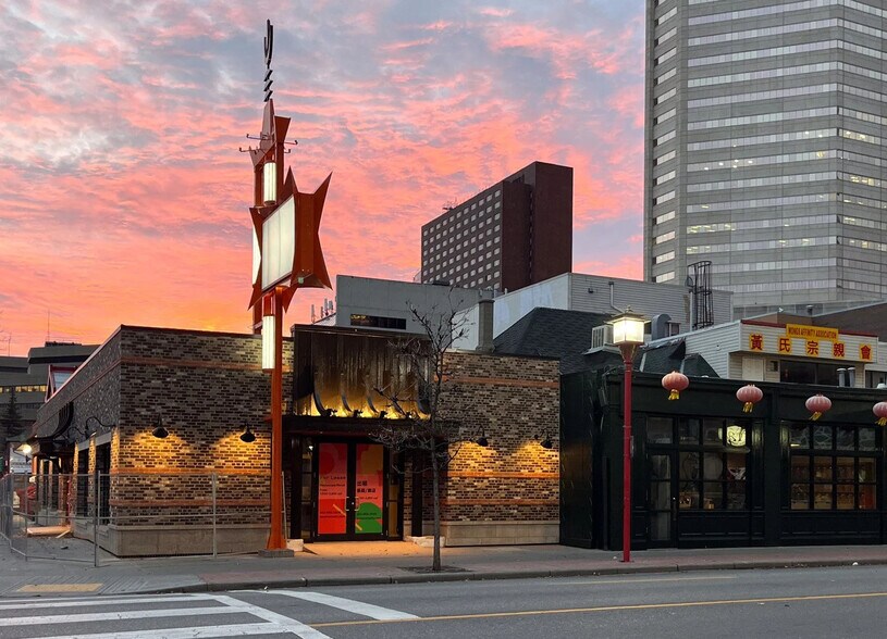 More Photos Of 302 Centre St S, Calgary Freestanding For Lease