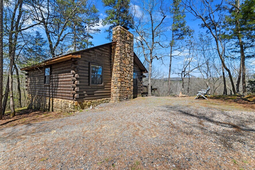 More Photos Of 68438 Eagle Creek Dr, Smithville Hotel For Sale