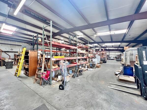 More Photos Of 489 Southgate Rd, Dothan Warehouse For Lease