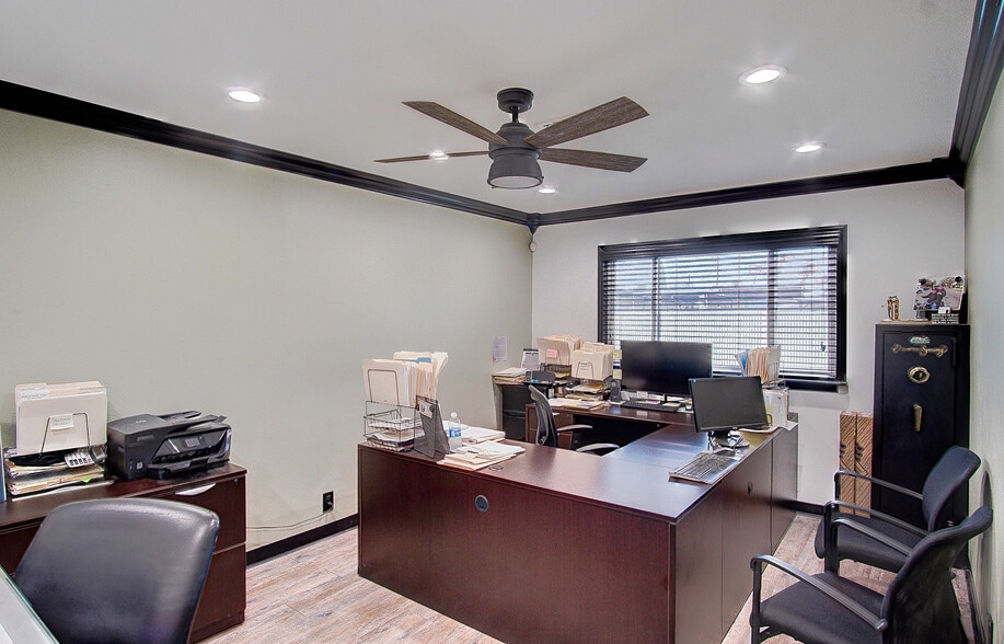 More Photos Of 17303 Roseton Ave, Artesia Warehouse For Lease
