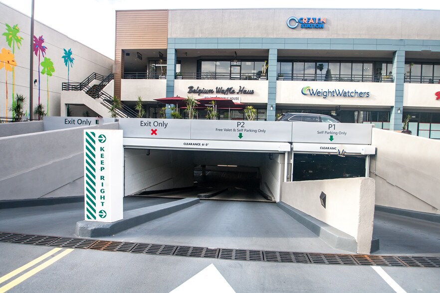 More Photos Of 11211-11239 Ventura Blvd, Studio City Unknown For Lease