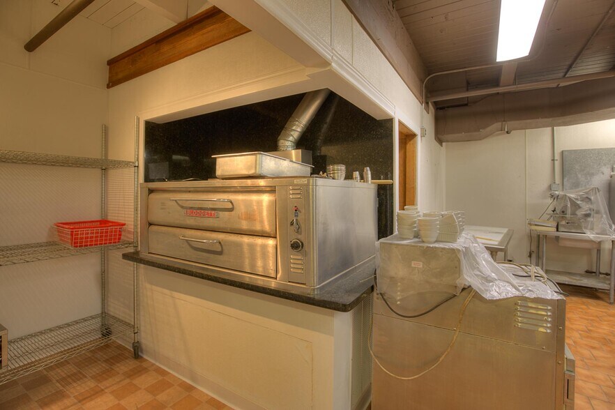 More Photos Of 61 Main St, Pacific Beach Restaurant For Sale