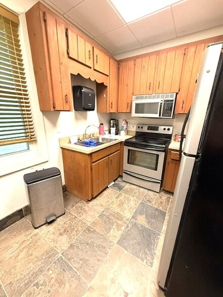 More Photos Of 2320 Town St, Pensacola Industrial For Sale